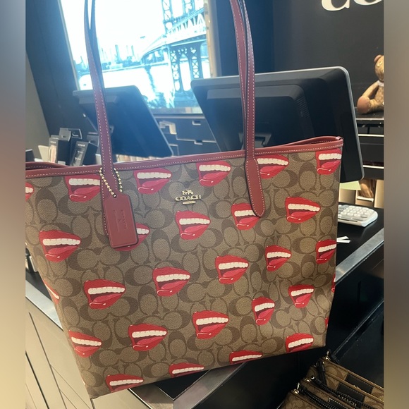 NWT Coach Outlet Coach X Tom Wesselmann City Tote In Signature Canvas - Picture 2 of 7